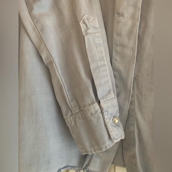 Pale blue jeans shirt from Zara. - Picture 9 of 9